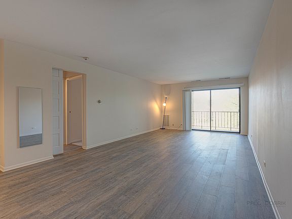 3rd image of 2100 Valencia Dr APT 310B