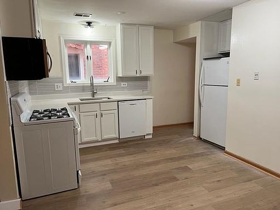 3rd image of 717 S Claremont Ave #1