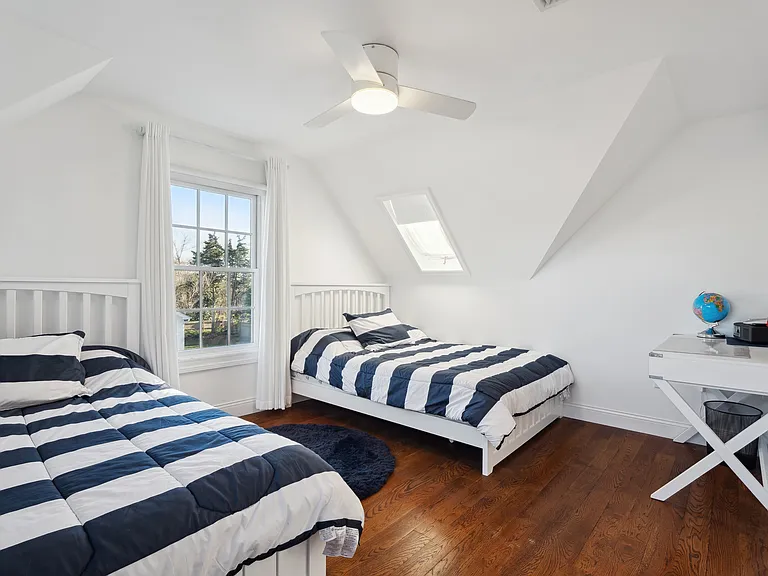 215 Windmill Ln — Photo 16