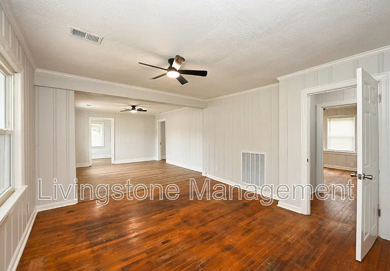 872 W Albert Gallatin Ave — Photo 6