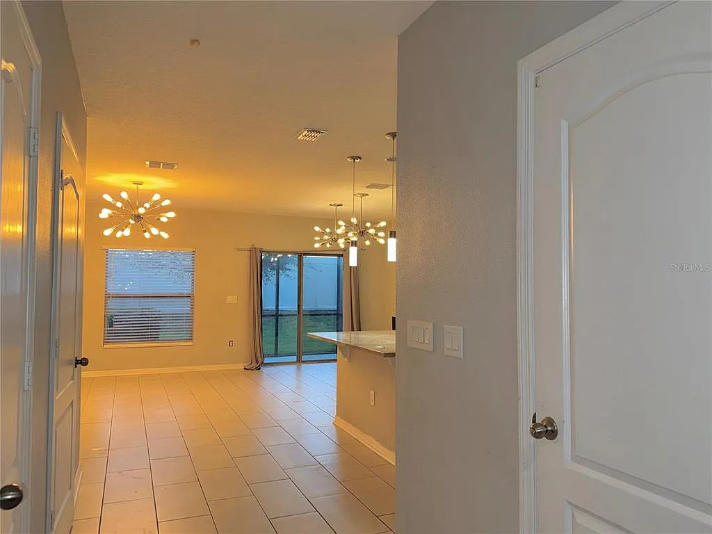 3 bed, 2.5 bath, 1451 sqft, $2,800 — Photo 2