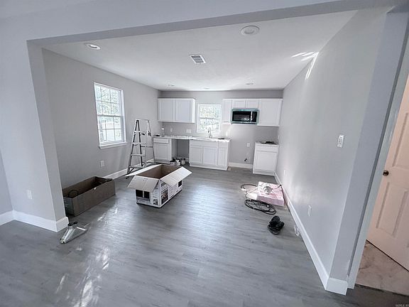 5th image of 3008 Pine Ridge Dr