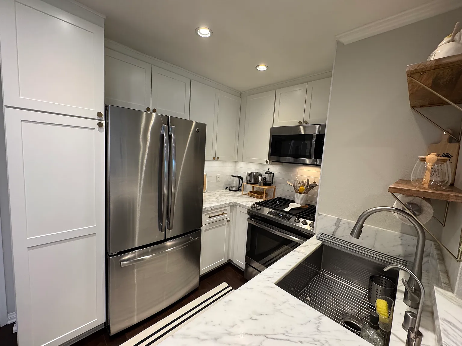 5530 Owensmouth Ave — Photo 4