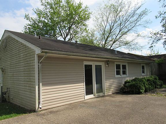 3rd image of 14010 Petwood Blvd