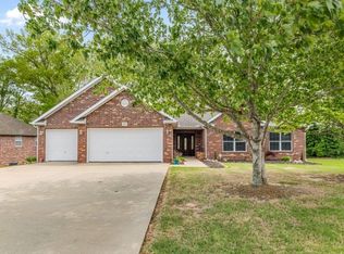 701 Tunbridge Dr, Bentonville, AR 72712