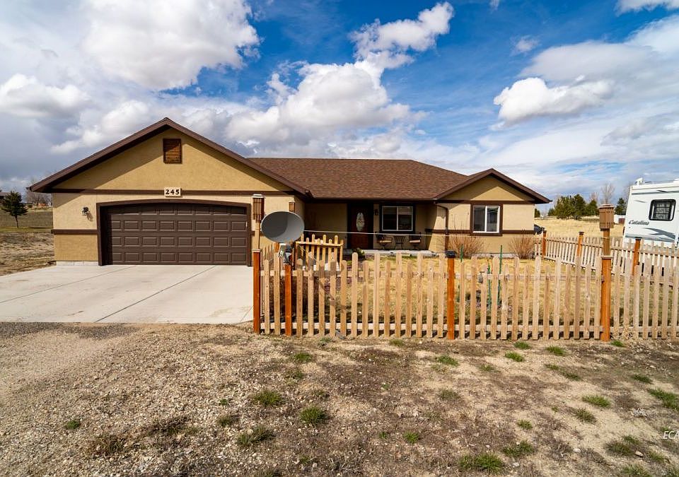 1st image of 245 Country Club Cir