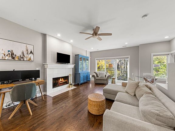 2nd image of 857 N Paulina St #2
