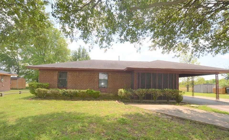 1st image of 207 Childress St