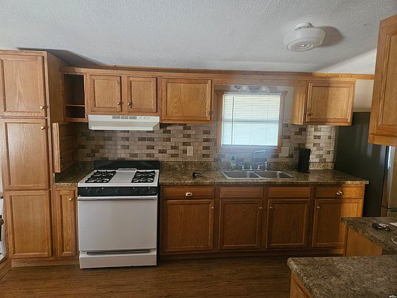 5th image of 465 Apache Hills Dr NE