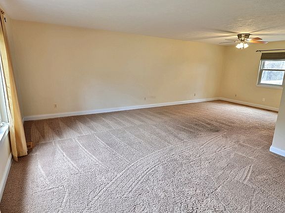 2nd image of 42 Peppertree Ct