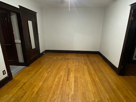 5th image of 3714 Bates St #2