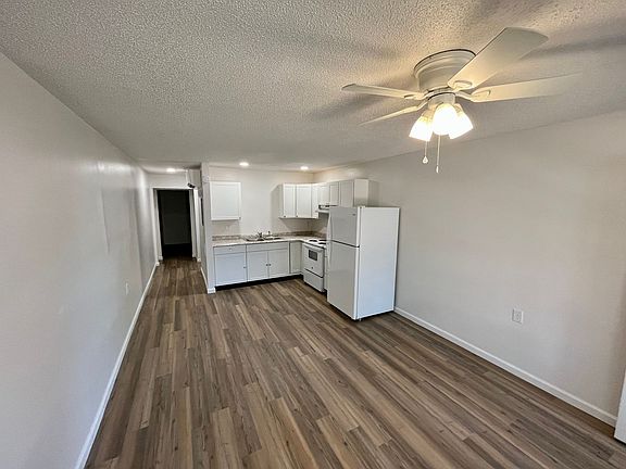 4th image of 1005 E Grand Ave #1005G25