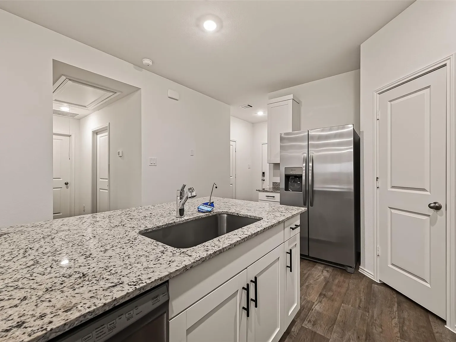 4 bed, 2.0 bath, 1544 sqft, $1,950 — Photo 3