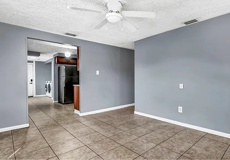 4301 W Arch St — Photo 4