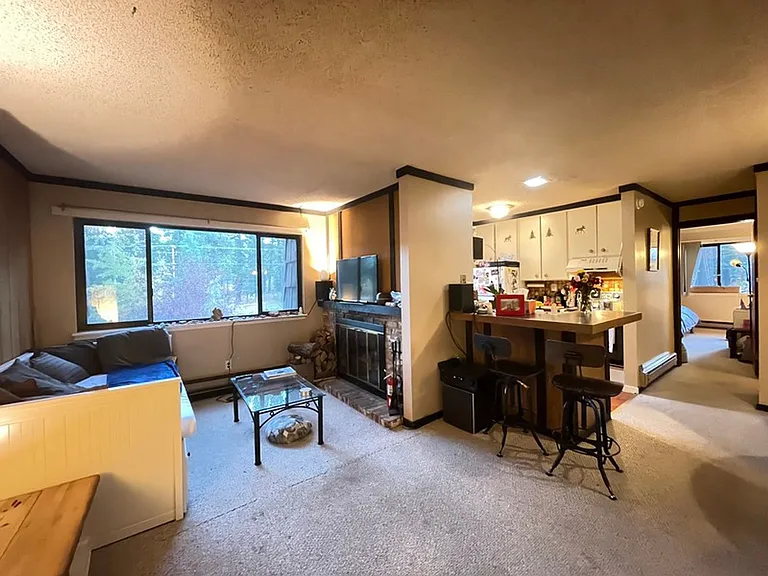 7600 N Lake Blvd #6 — Photo 3