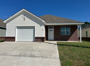 822 Derry St, Sulphur, LA 70663