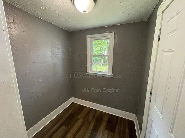 730 Noble Ave — Photo 6