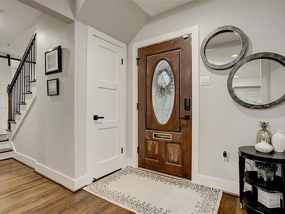 4th image of 3858 Southmore Blvd