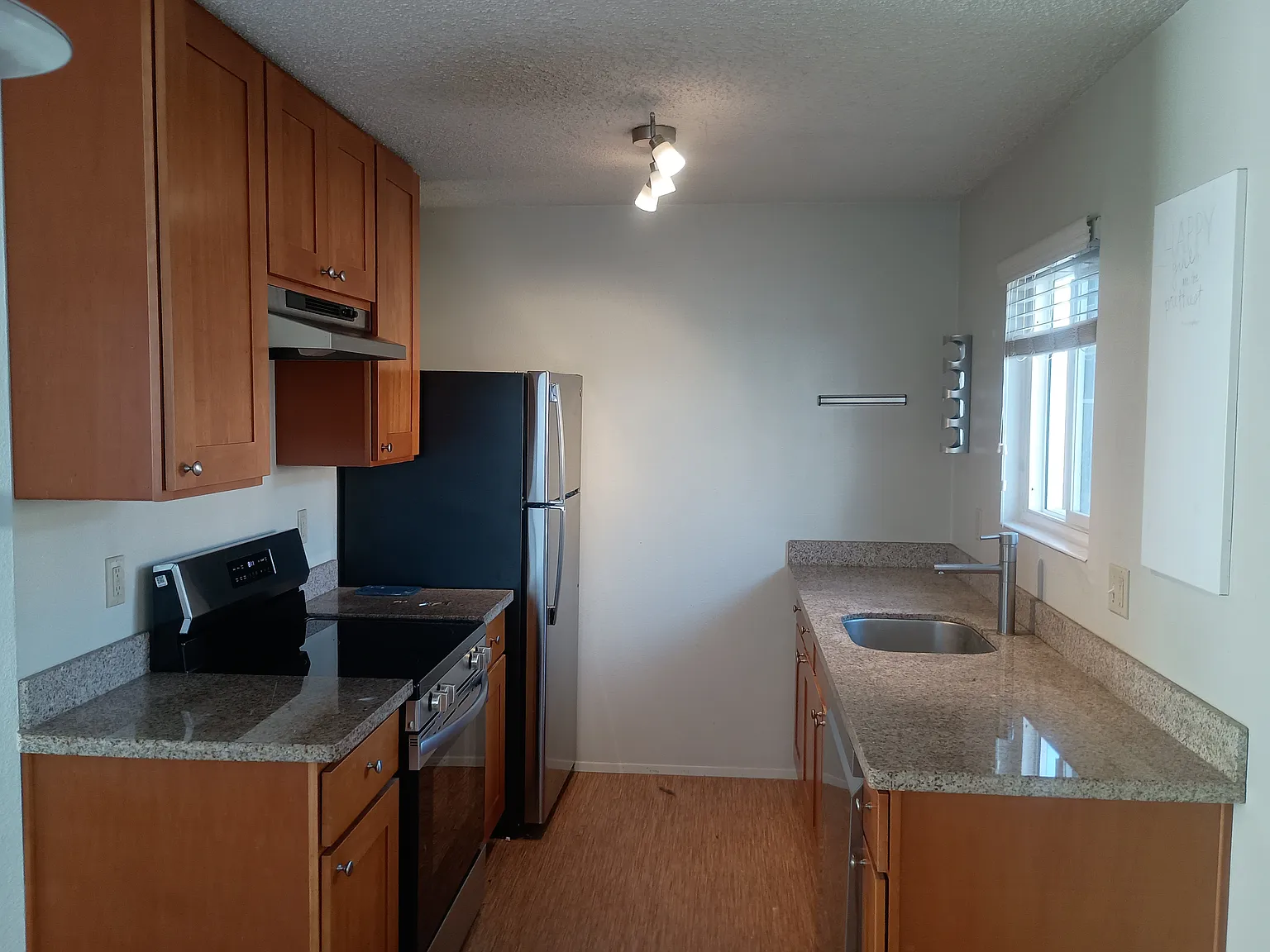 2 bed, 1.5 bath, 875 sqft, $2,195 — Photo 2