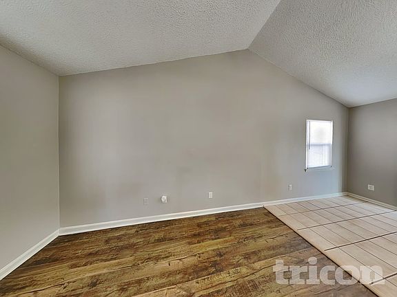 3rd image of 2916 Vestal Pl