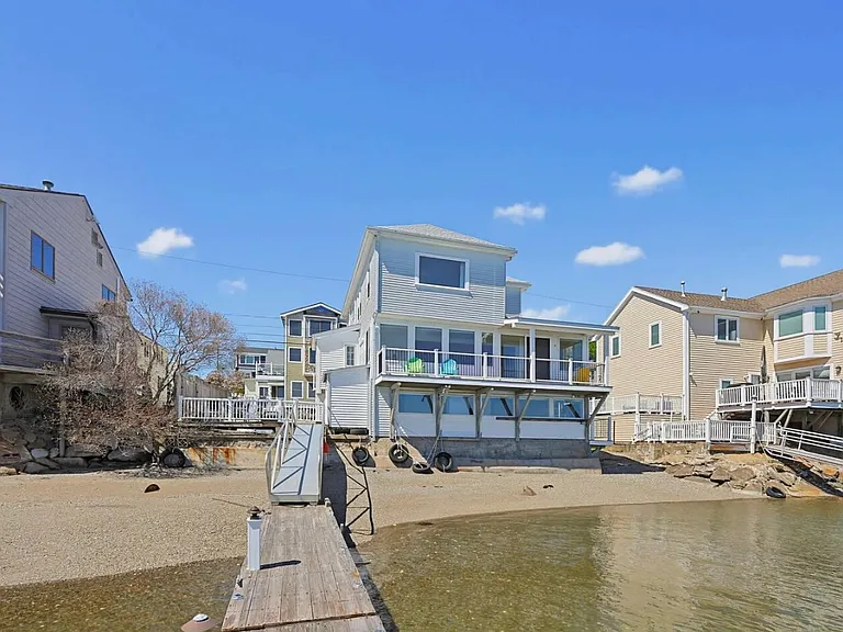 57 Edgewater Rd — Photo 1