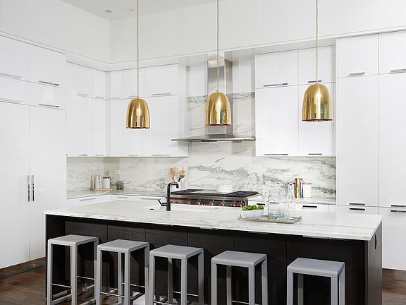 5th image of 676 N Kingsbury St #Penthouse 05