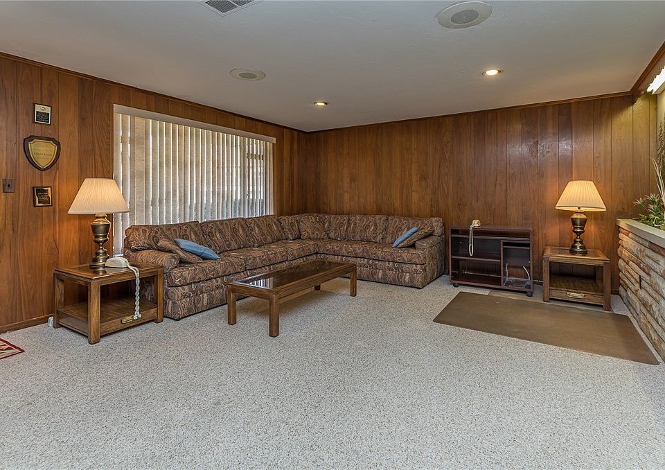 4648 S Hills Dr, Cleveland, OH 44109 Zillow