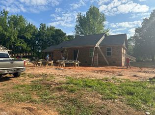 30 Baskins Ext, Canon, GA 30520