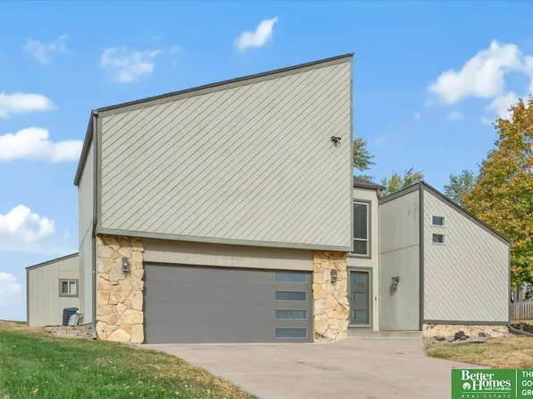 11326 Grant Cir, Omaha, NE 68164