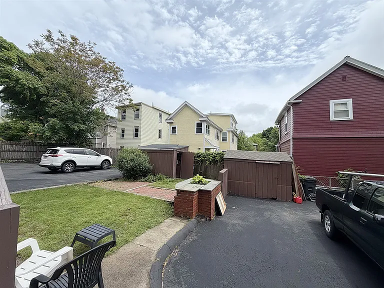 32 Claremon St — Photo 11