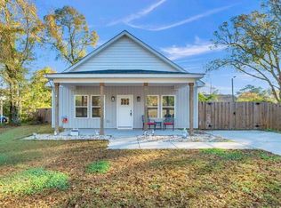 110 S McCullen Street, Burgaw, NC 28425