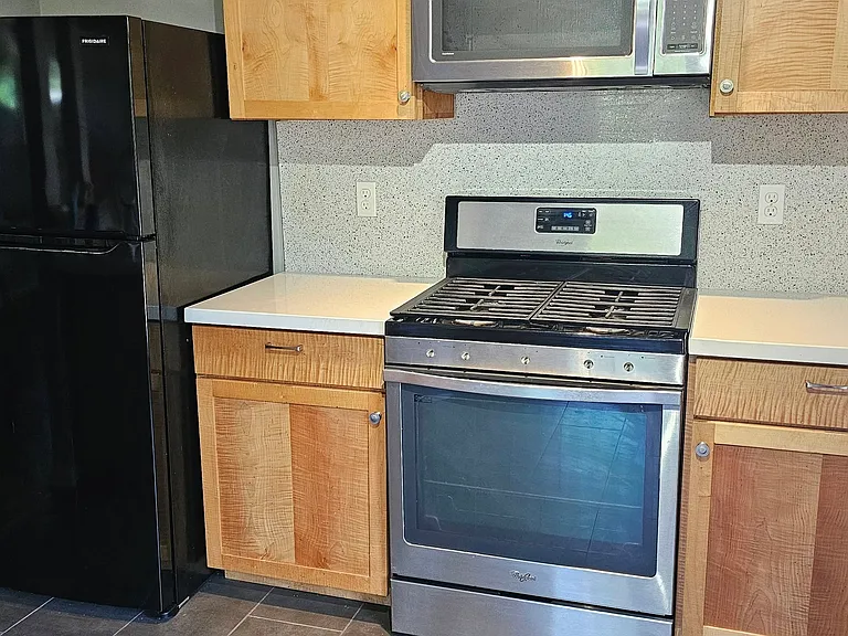 This is the fridge that is there now, has icemaker but not door dispenser