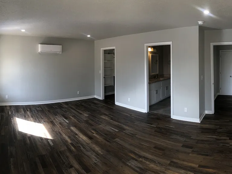 2209 Iowa St — Photo 7