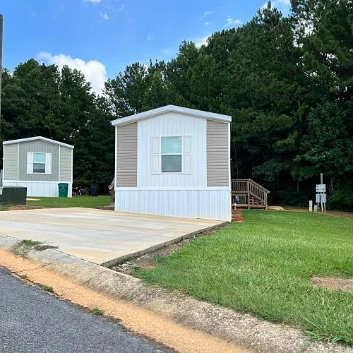 172 Teasley Ln — Photo 1