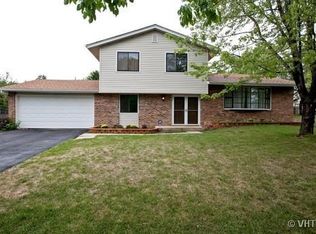 230 Charlotte Ln, Bolingbrook, IL