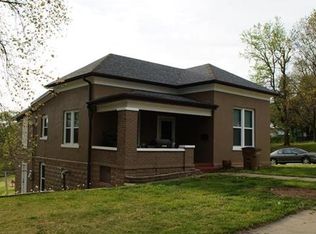 1031 N 5th St, Atchison, KS 66002