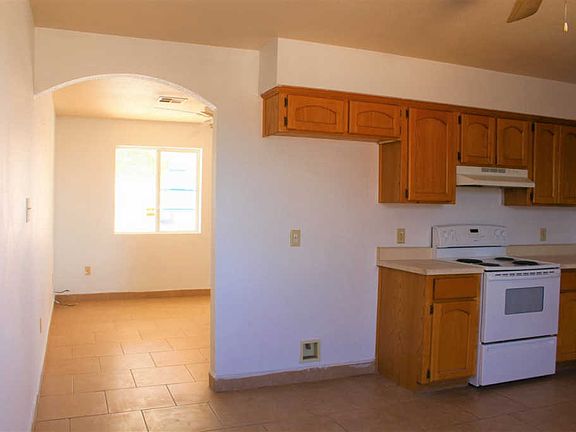 5th image of 581 N Montano Dr