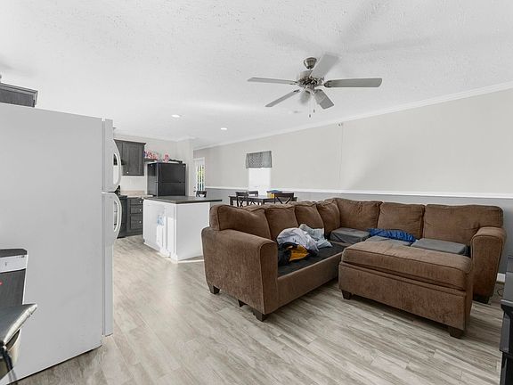 3rd image of 800 Columbia Dr. Lot 61