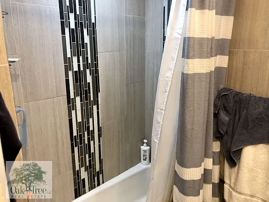 Rented by Oak Tree LLC | media 12