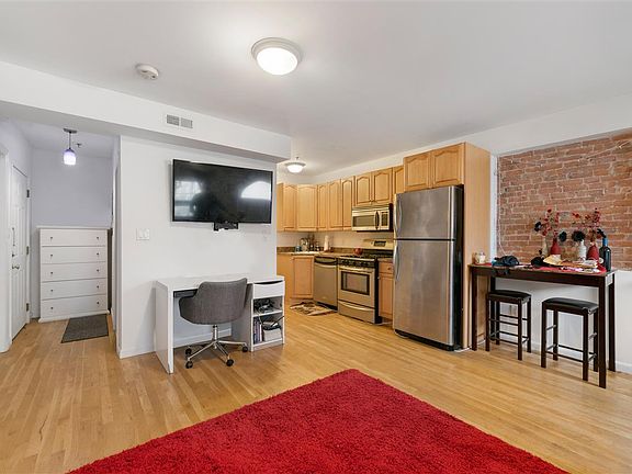 4th image of 673 Bergen Ave #1F
