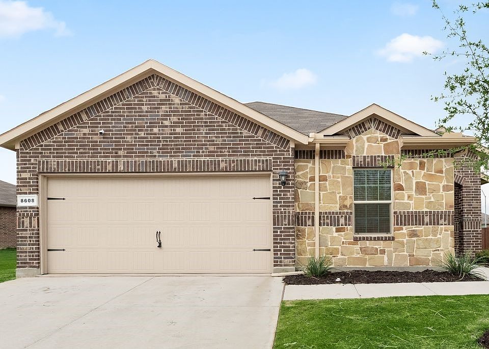 1st image of 8608 Centerboard Ln