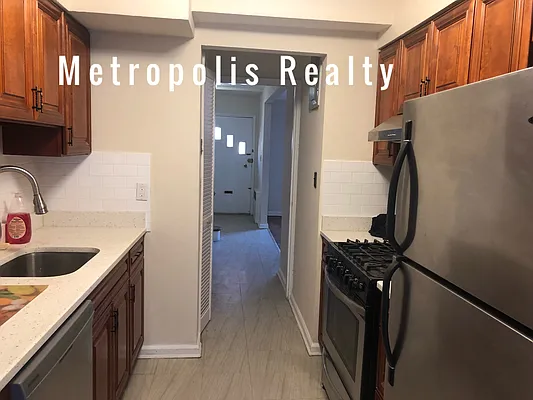 Rented by Metropolis International Realty Inc. | media 15