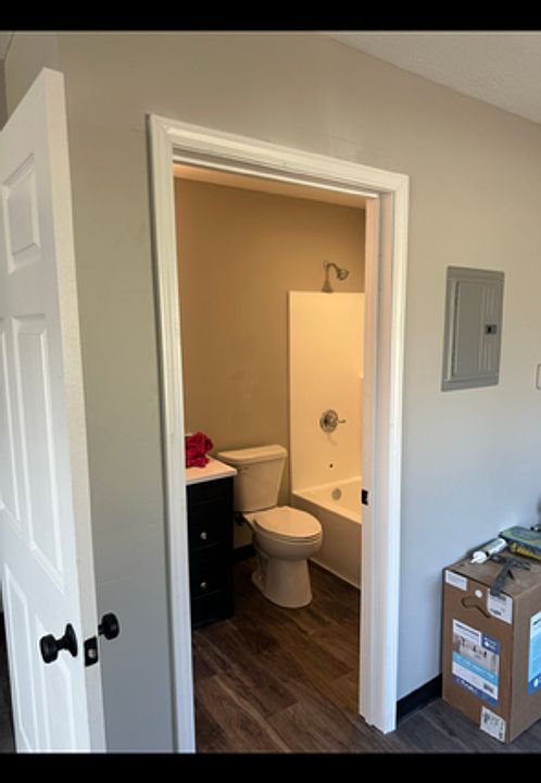2nd image of 736 Heylman St #2
