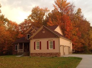 11480 Frostwood Dr, Chagrin Falls, OH 44023