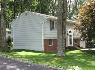 6 Benjamin St, Stanhope, NJ 07874