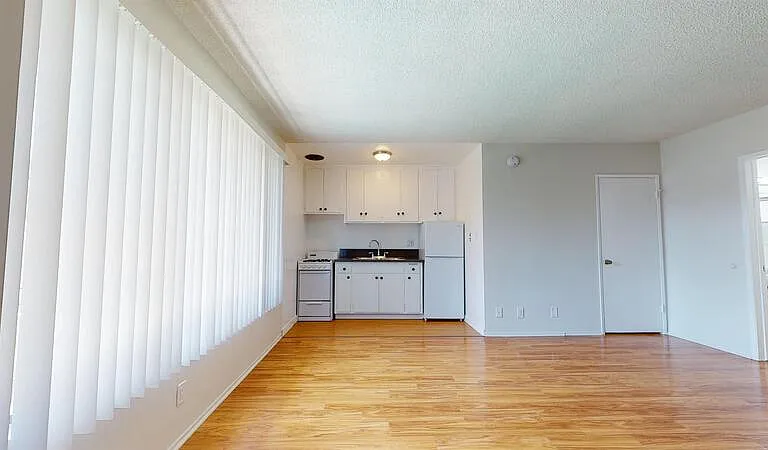 1311 Venice Blvd #15 — Photo 2