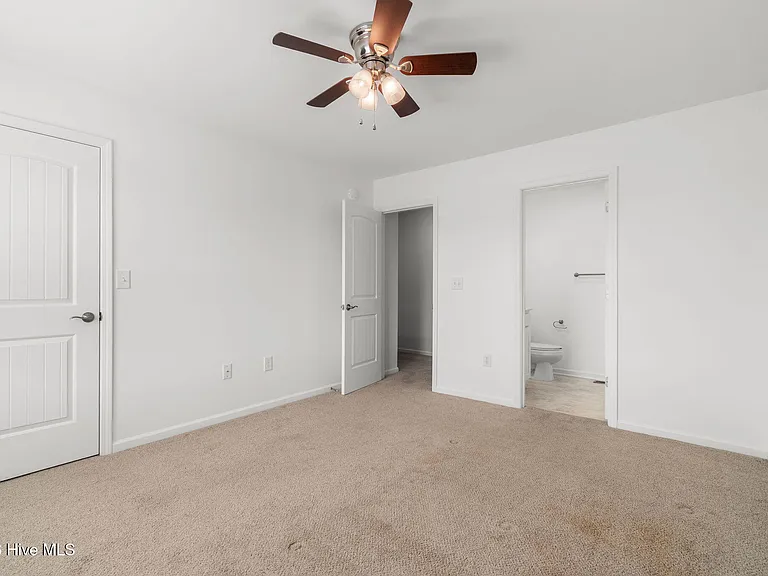 1103 Pirates Landing Dr — Photo 32