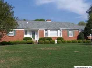 1407 Mountainbrook Dr SE, Huntsville, AL 35801