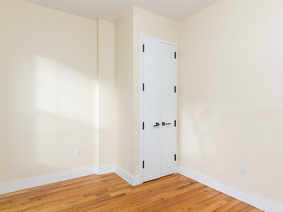 5th image of 219 Pulaski St #2A
