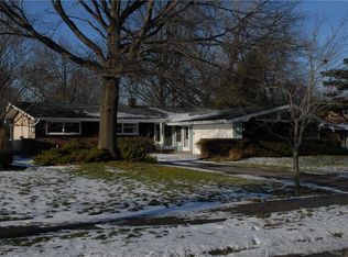 2716 Devon Hill Rd, Rocky River, OH 44116